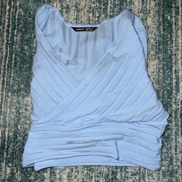 BLUE CASUAL CROP TOP - Picture 4 of 4